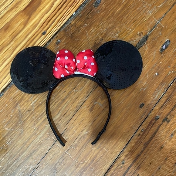 Disney Accessories - Disney Minnie Mouse ears headband
